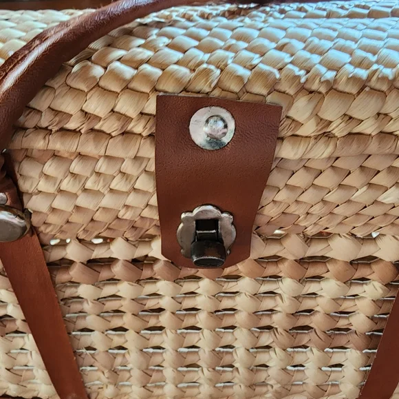 Vintage 1970's Wicker Purse - Picture 2 of 6